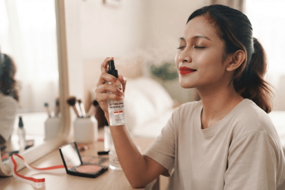 Kunci hasil akhir menggunakan setting spray tahan lama
