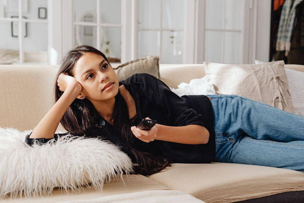 Bagaimana Tontonan Memengaruhi Pola Pikir dan Perilaku Anak?