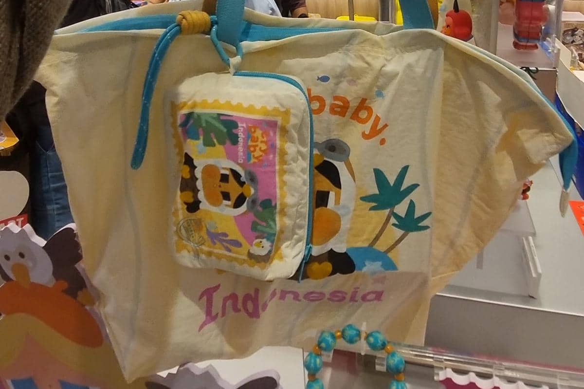 Totebag terinspirasi dari pesisir indah khas Indonesia, seperti Bali