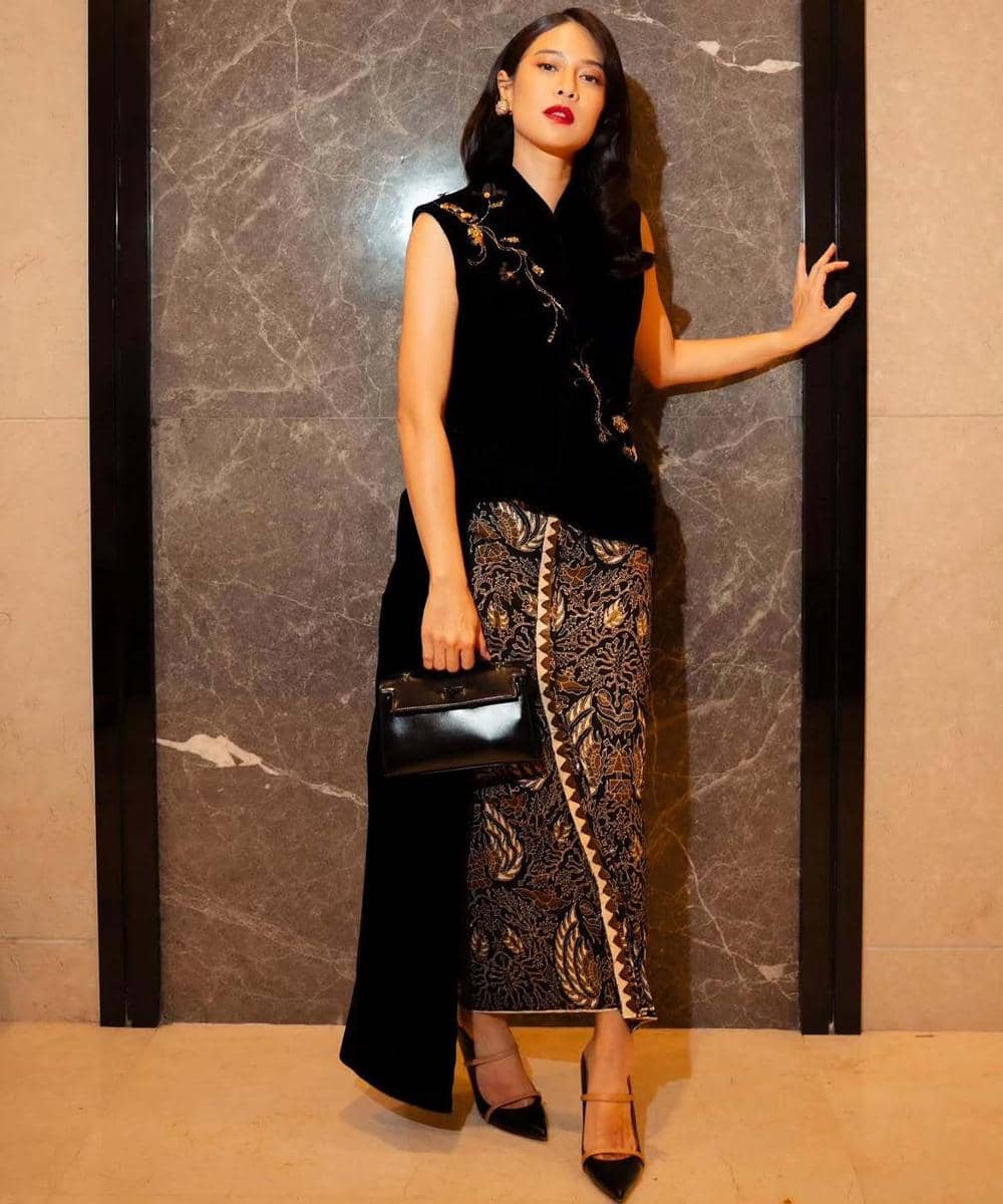Inspirasi OOTD ala Dian Sastrowardoyo