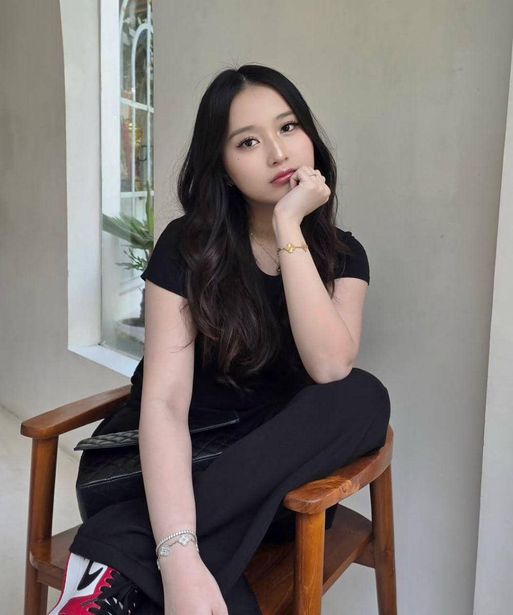 Nita Vior Pamer Perut Penuh Stretch Mark, Disebut Prakarya Vinica (3).jpg