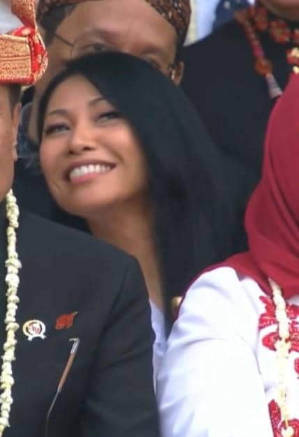 Anggun Cipta Sasmi tersorot kamera