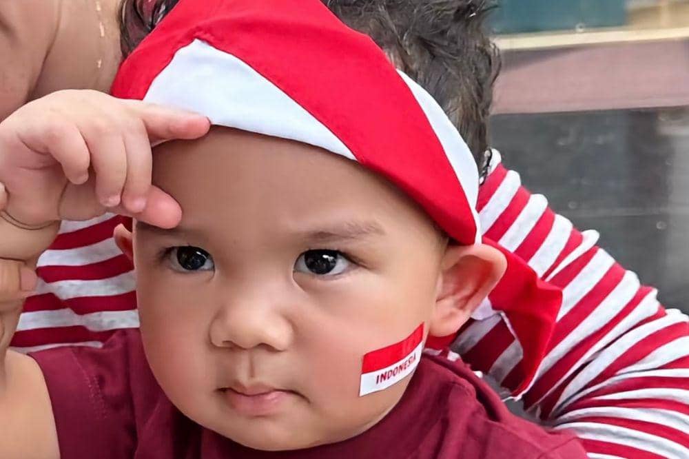 Momen Baby Arash Rayakan Hari Kemerdekaan Indonesia 3