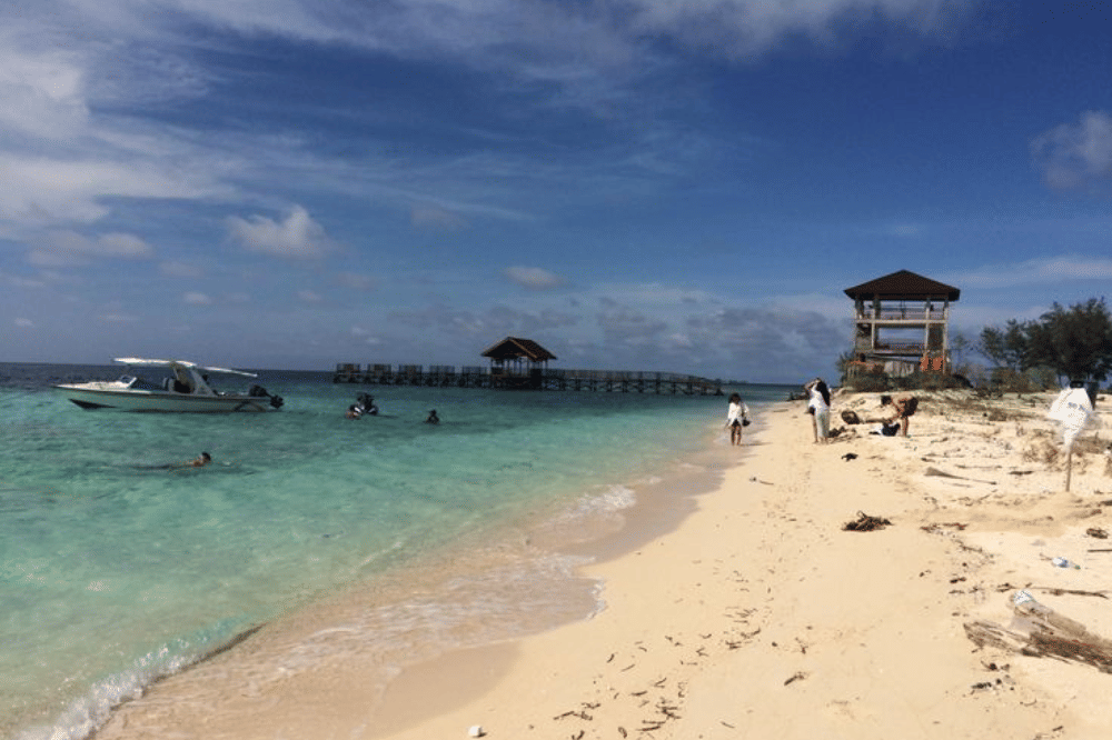 Pantai kodingareng keke 