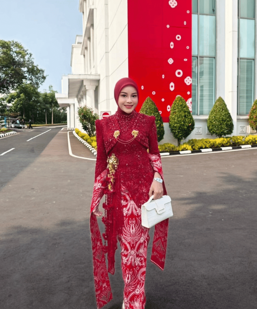 Brand tas mewah para artis yang hadiri upacara kemerdekaan (4)
