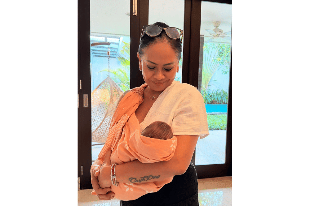 Foto kedekatan Soleil dan mama Alyssa Daguise
