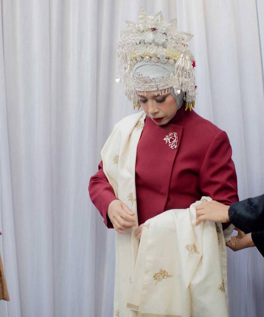 Gaya Artis dengan Baju Adat saat Upacara HUT RI-81 di Istana
