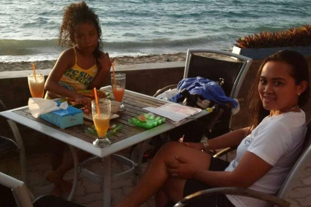Fakta Keluarga Angie Carvalho 2