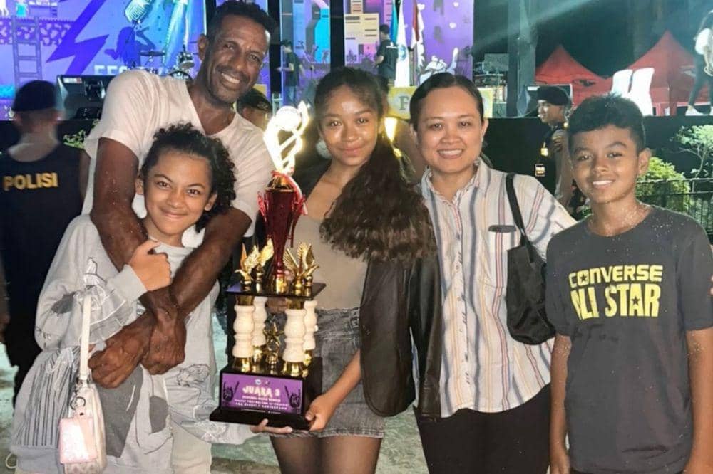 Fakta Keluarga Angie Carvalho 5