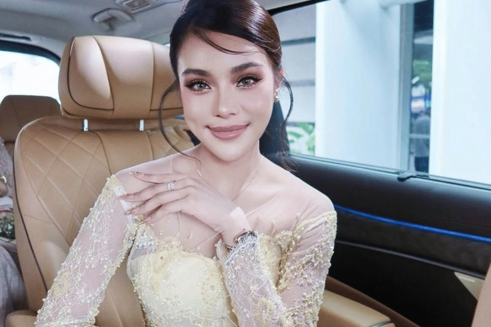 Merambah Karier ke Dunia Tarik Suara