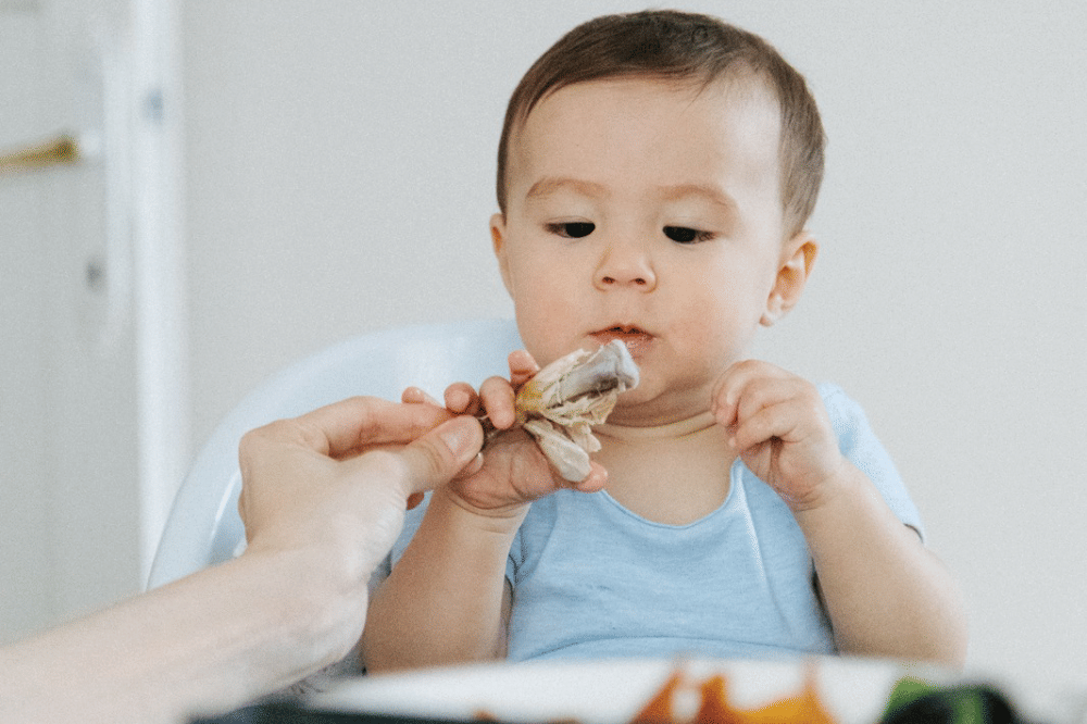 8 Makanan yang Bahaya Dikonsumsi Bayi, Belum Bisa Dicerna!