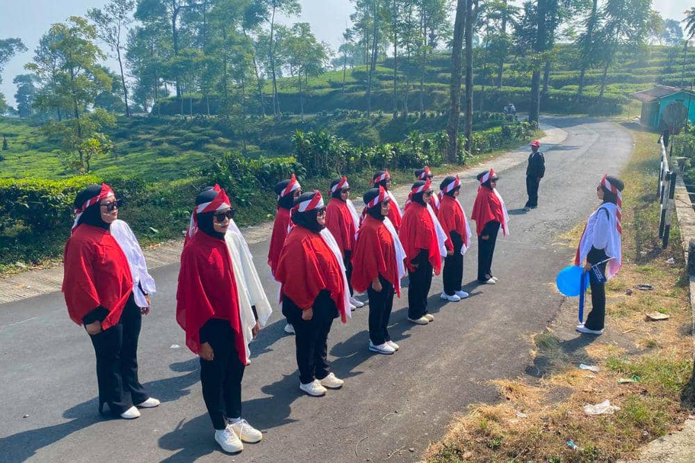 Perayaan Hari Kemerdekaan di Perkebunan Teh