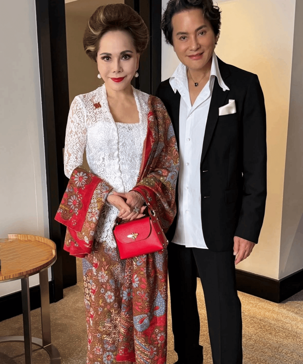 Gaya Dewi Soekarno Selalu Modis (6)