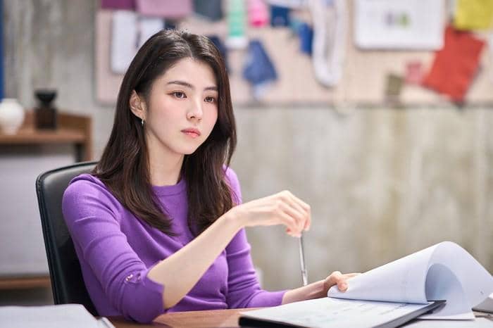 Gaya Fashion Han So Hee di Film The Intern 