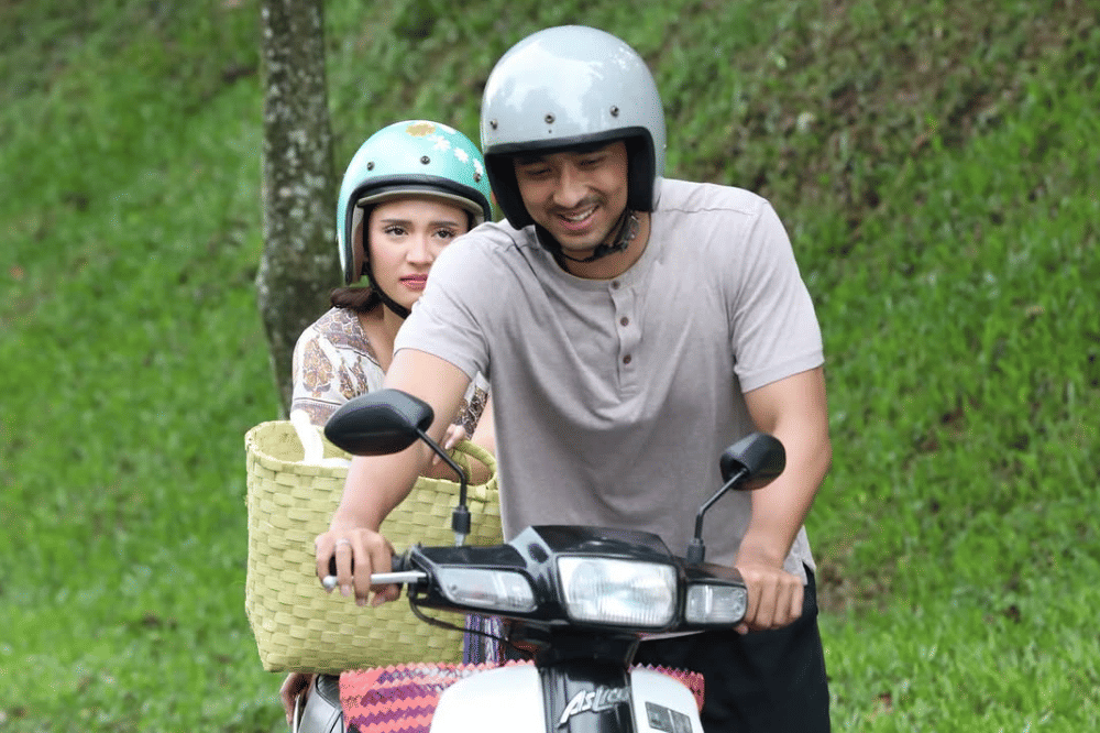 Banyak momen romantis sederhana yang manis
