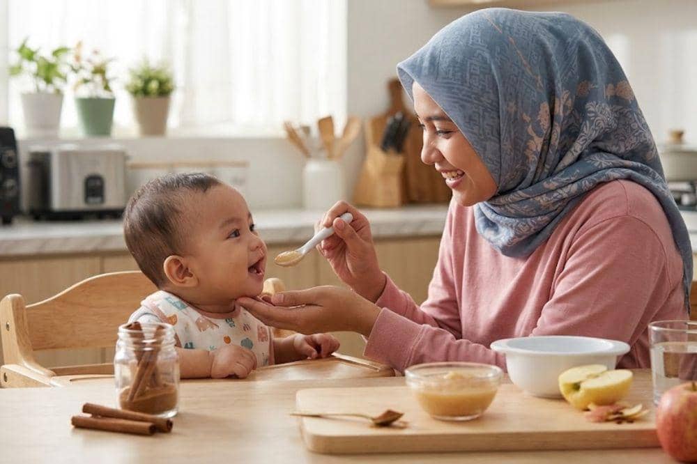 Cara membuat puree apel dan kayu manis untuk MPASI