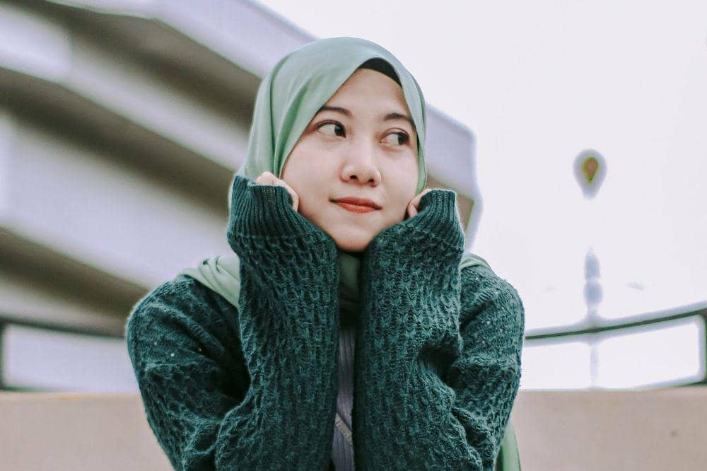 8 Cara agar Rambut Tetap Bersih untuk Perempuan Berhijab