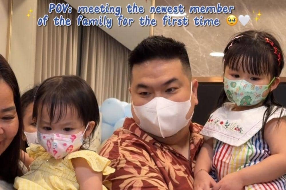 5 Momen Bahagia Nex Carlos dan Istri Dikaruniai Anak Ketiga (5).jpg