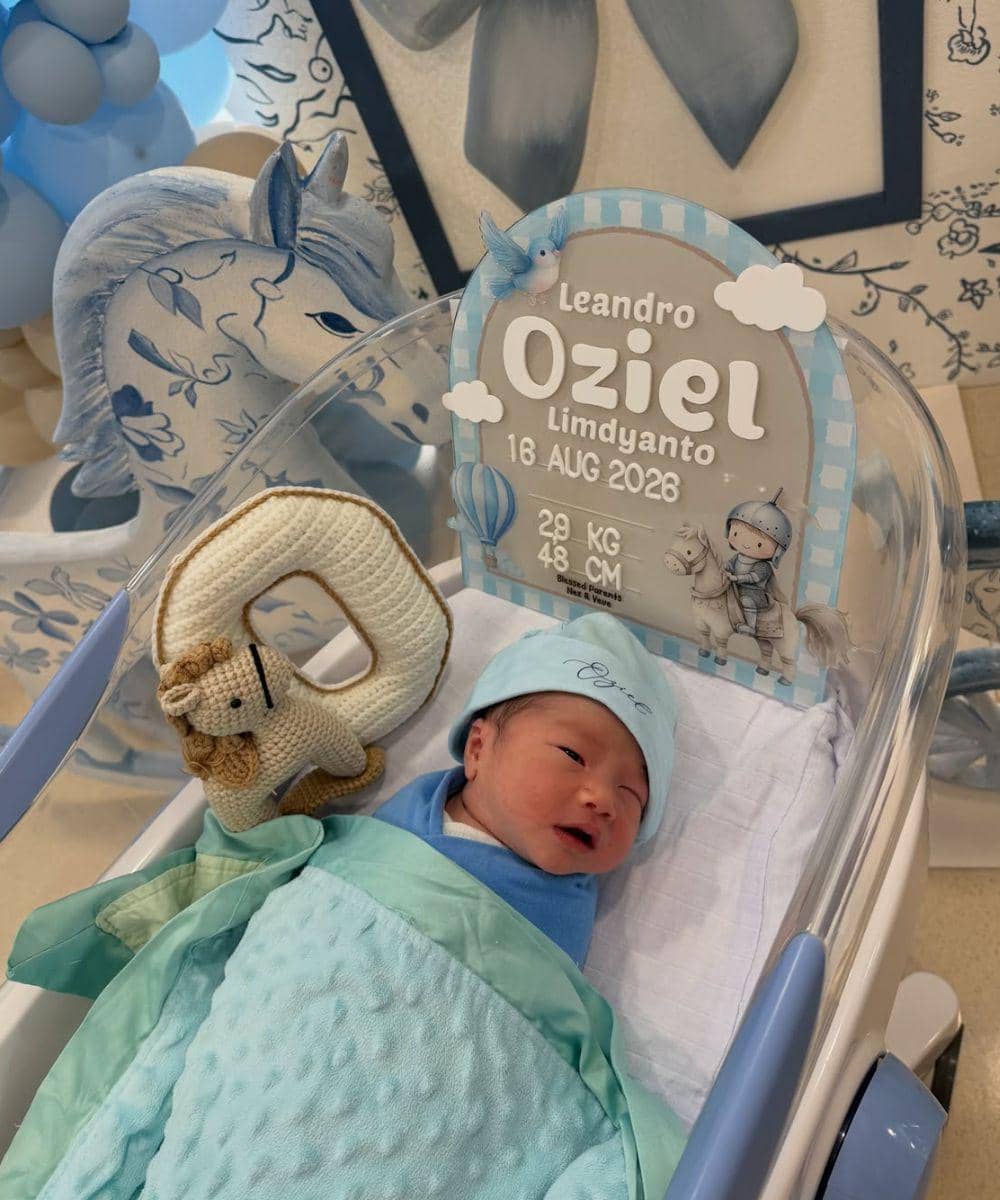 5 Momen Bahagia Nex Carlos dan Istri Dikaruniai Anak Ketiga.jpg