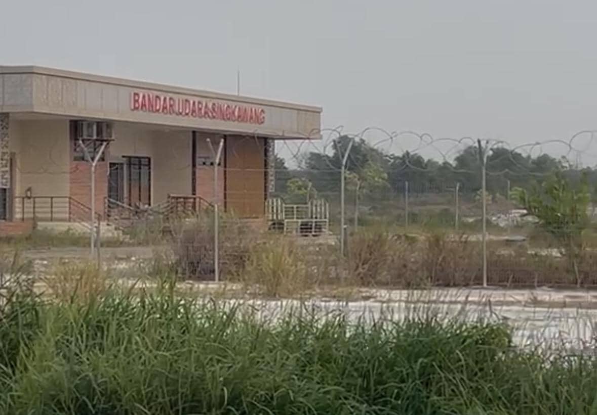 Sejumlah penerbangan terpaksa dibatalkan