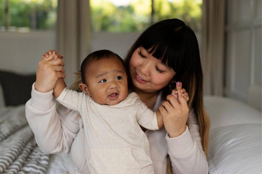 Kapan bayi mulai mengucapkan kata-kata pertama