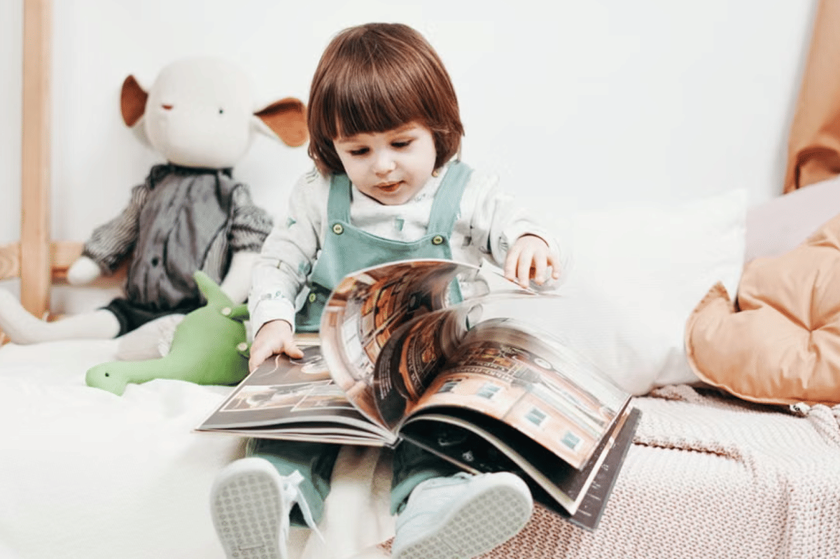 Membacakan anak buku dapat membantu ia berpikir out-of-the-box