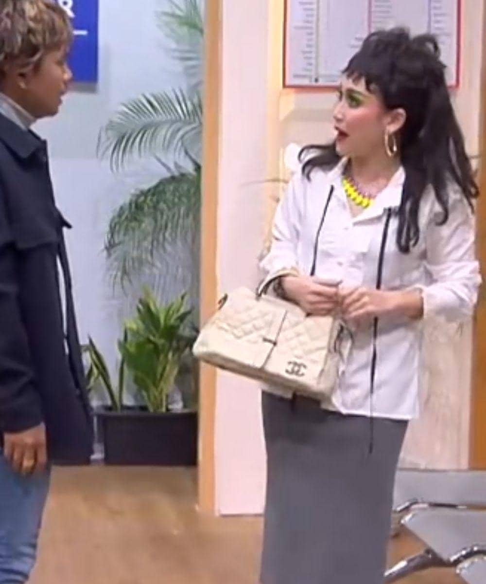 Jadi ibu-ibu sosialitas kaya dengan tas mahal!