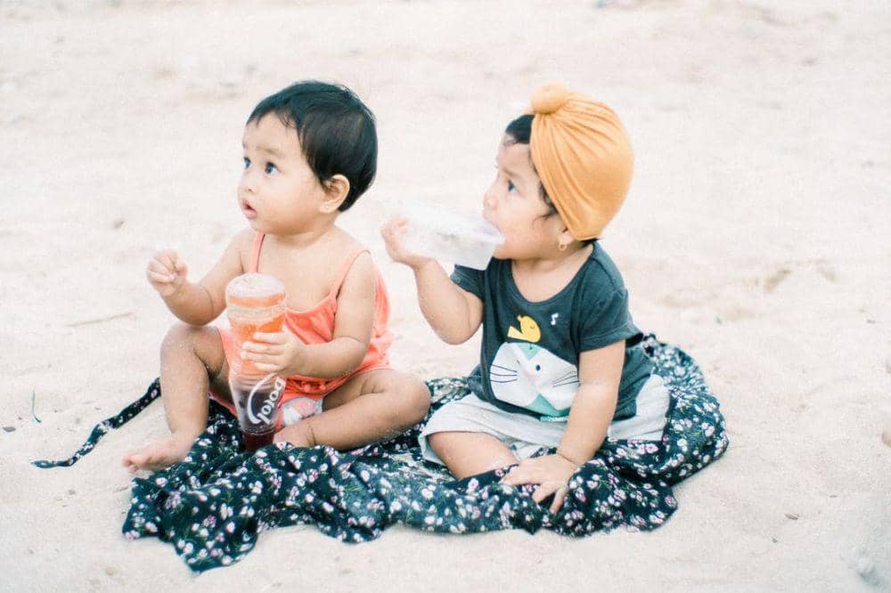 Bahaya dari Bayi yang Minum Air Putih Terlalu Dini