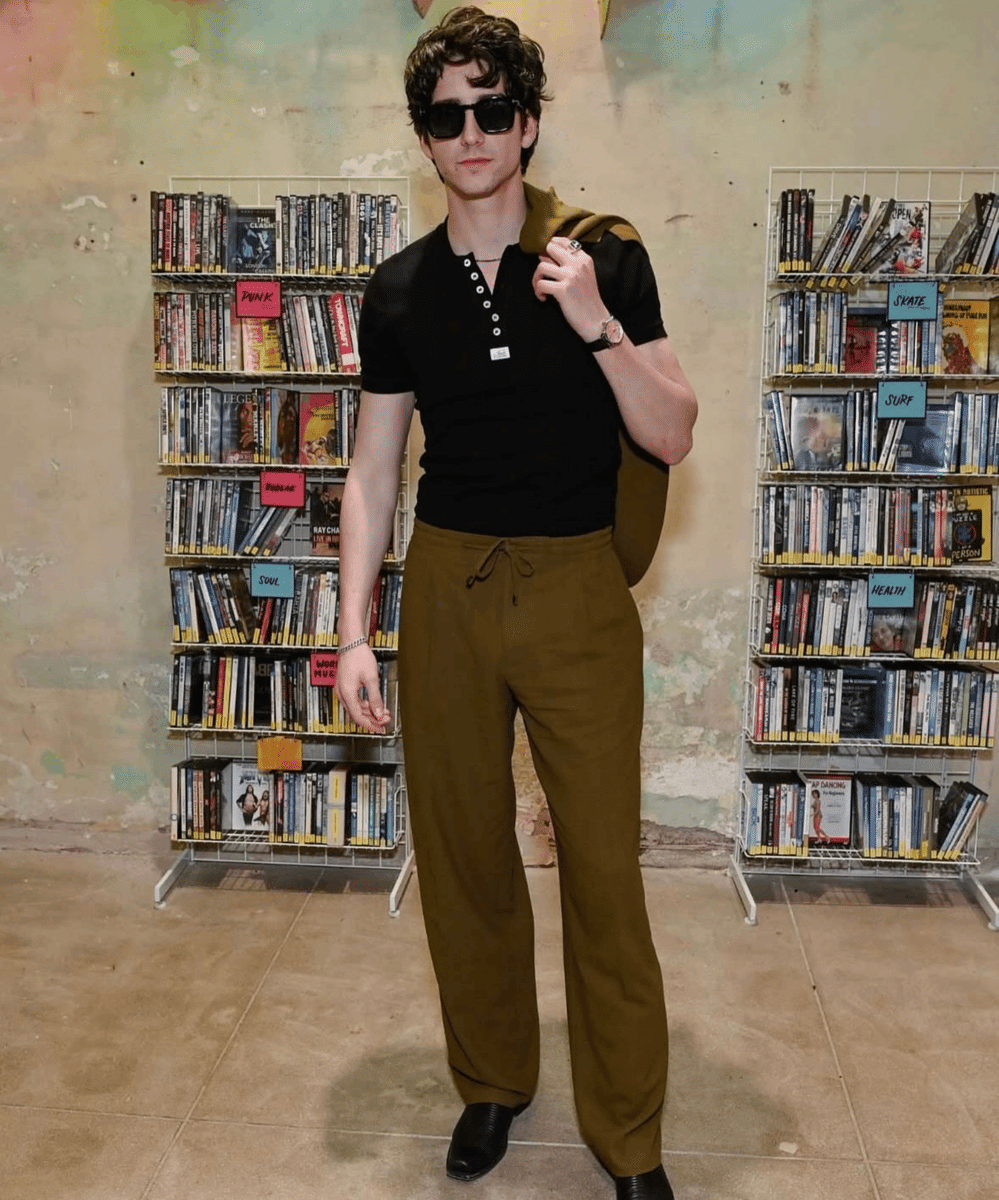 Inspirasi outfit ala Milo Manheim (3)