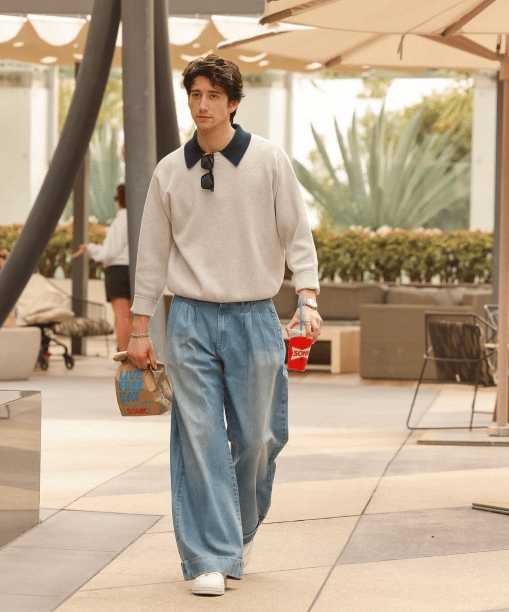 Inspirasi outfit ala Milo Manheim (5)