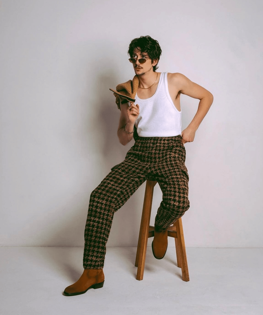 Inspirasi outfit ala Milo Manheim (8)