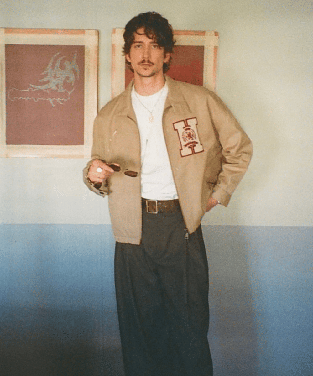 Inspirasi outfit ala Milo Manheim (7)