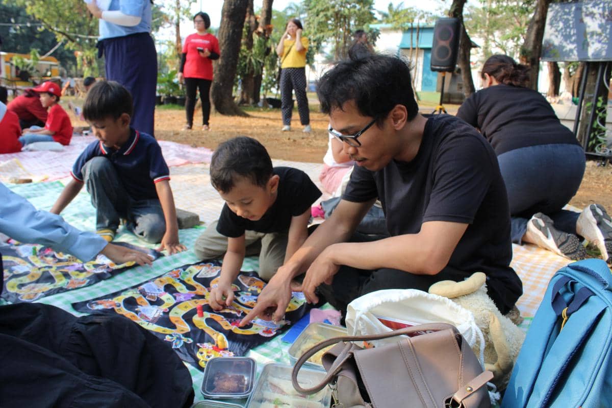 Kegiatan anak dilakukan secara outdoor di Kumpul Piknik Media untuk rilis event anak CIA Fest 2026 di Jakarta