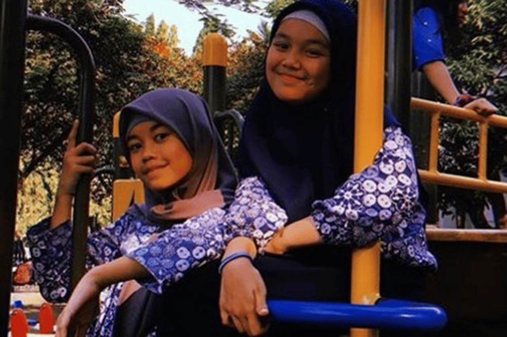 Meski si Kecil sudah dewasa, tetap dipanang 'anak' oleh Ratu
