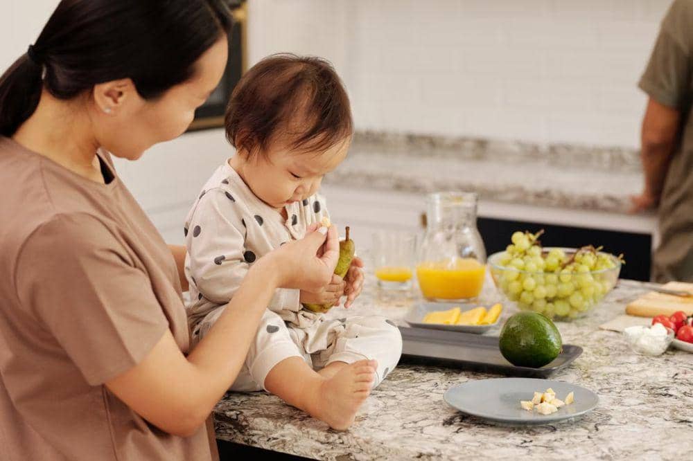 Tips Menghadapi Gerakan Tutup Mulut (GTM) pada Bayi
