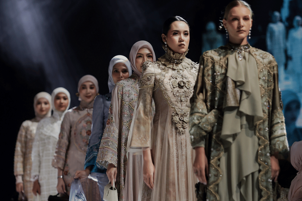 Ayu Dyah Andari dan Interpretasi Fashion dalam PUSPA: Aksara Hati