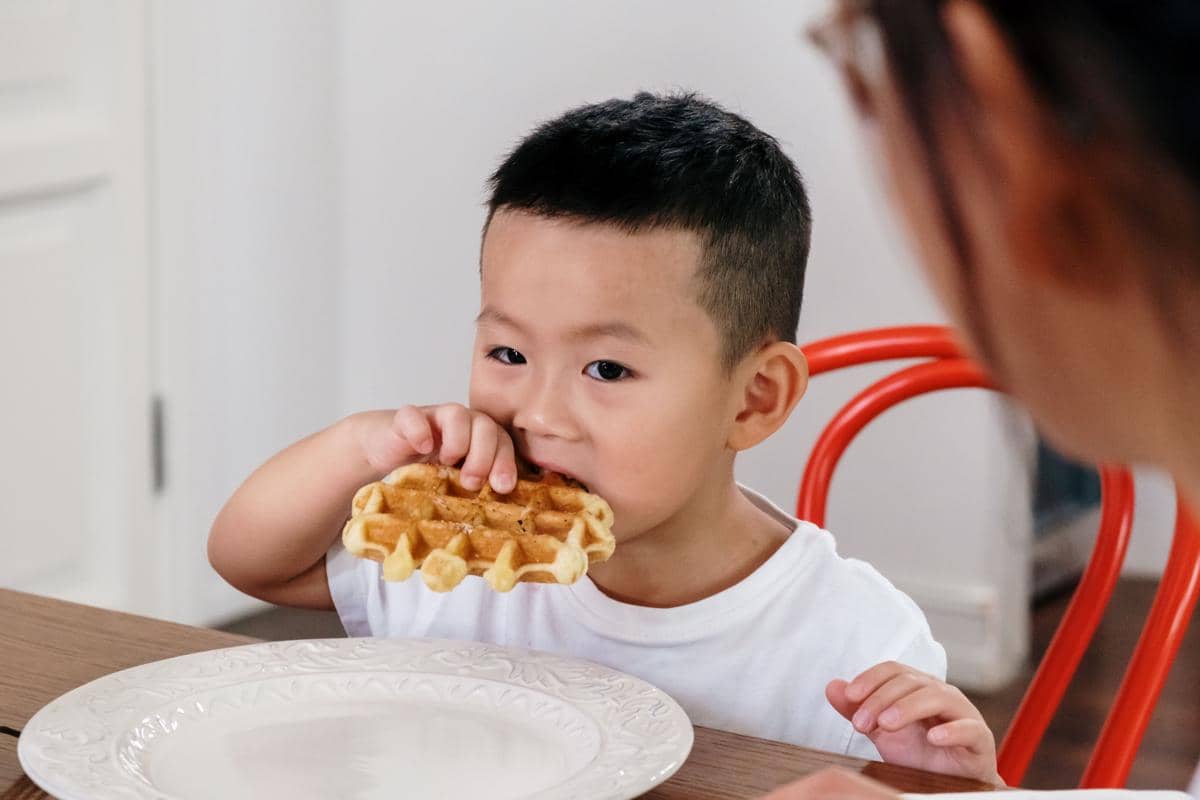 Apa itu almond mom atau almond parenting