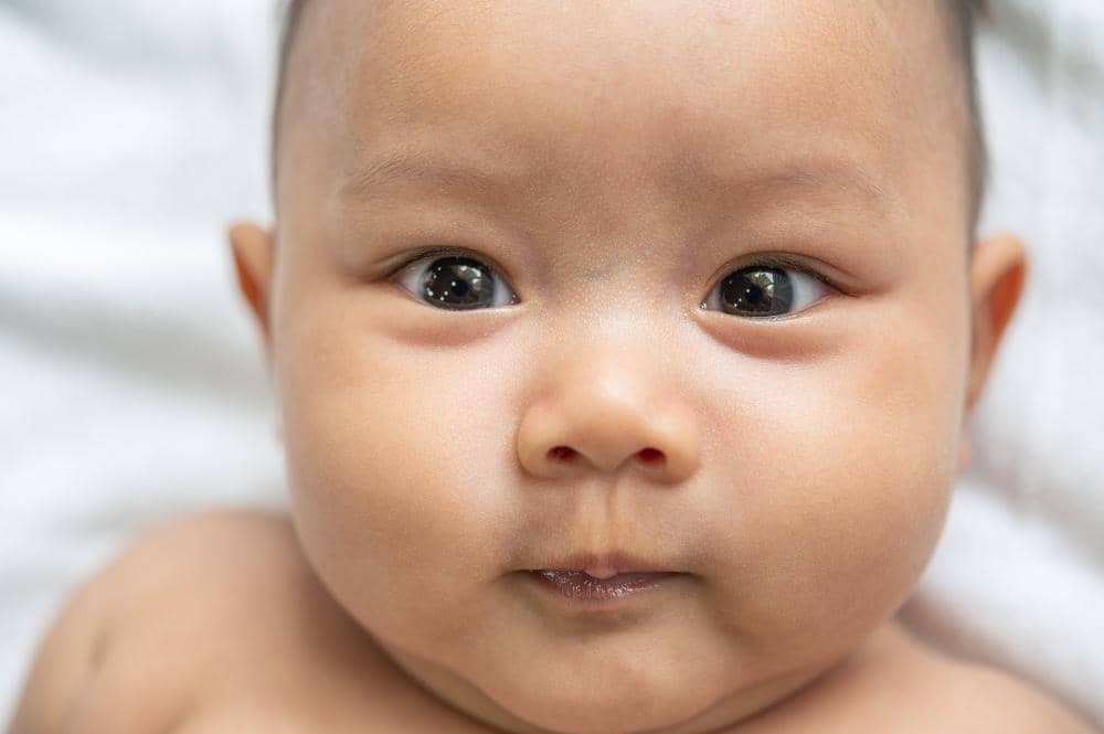 Bayi Sehat Bukan Dilihat dari Gemuk, tapi dari Pola Pertumbuhan