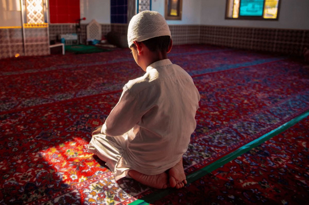 Doa ini berisi harapan agar anak senantiasa mendirikan salatnya