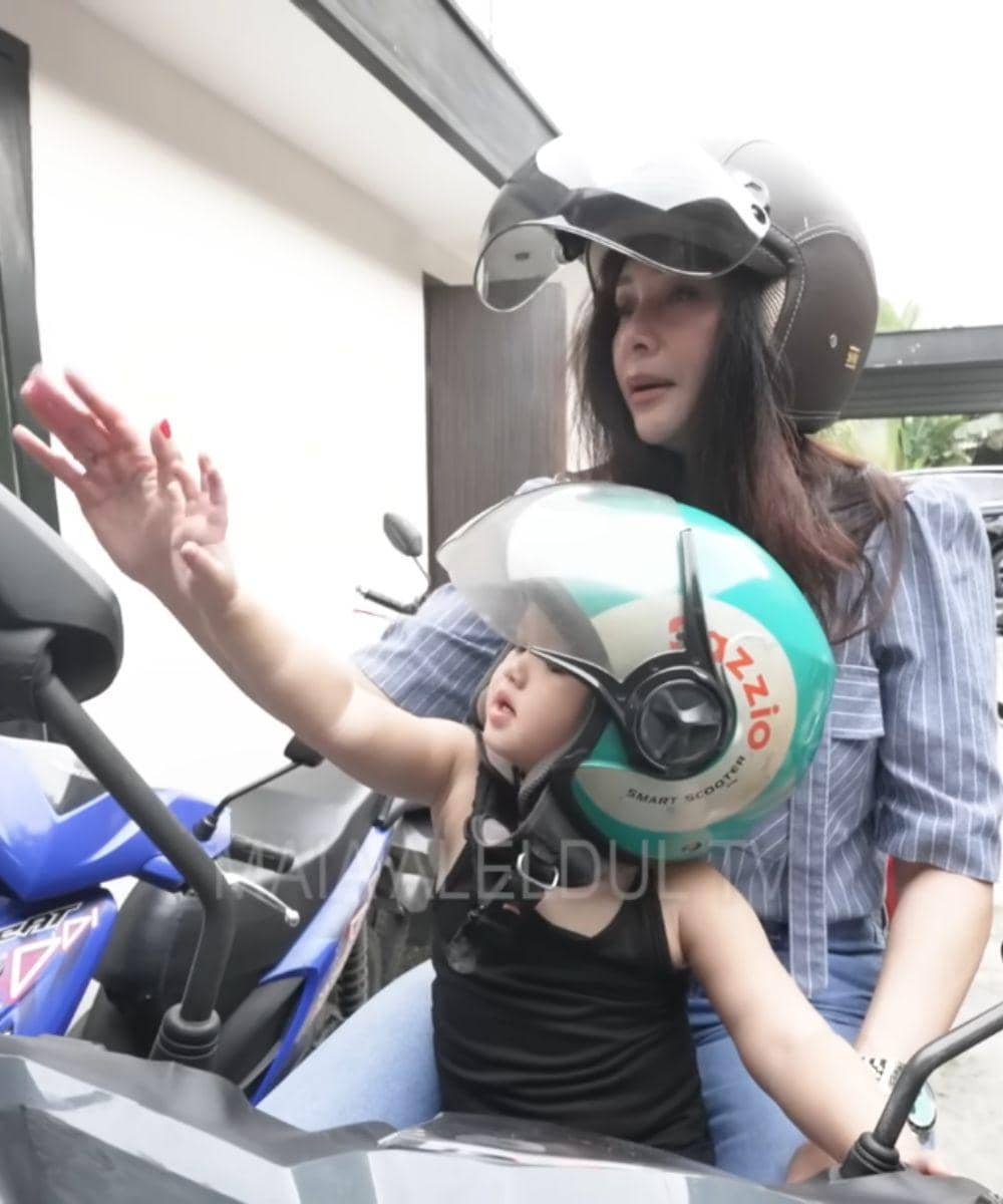 Gemasnya Briella mau ikut naik motor dengan Maia