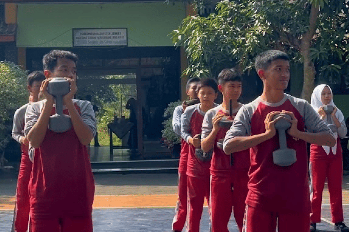 Latihan kekuatan perlu dikenalkan ke anak agar tumbuh menjadi kuat