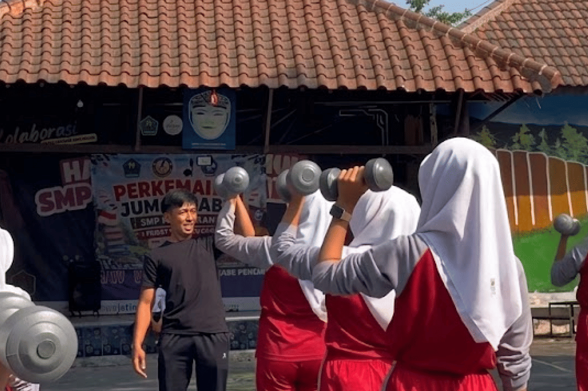 Guru PJOK Ajarkan Strength Training, Ini Manfaatnya untuk Anak!