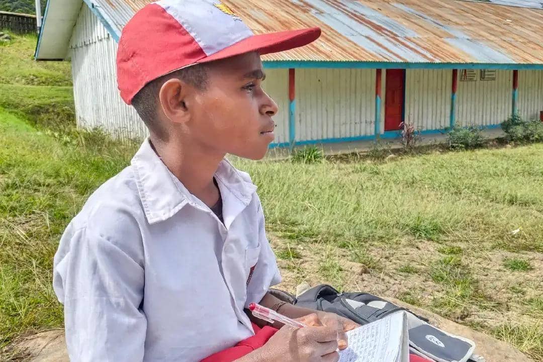 Surat sederhana Juin Kalolik berisikan kesenjangan pendidikan di pelosok Papua