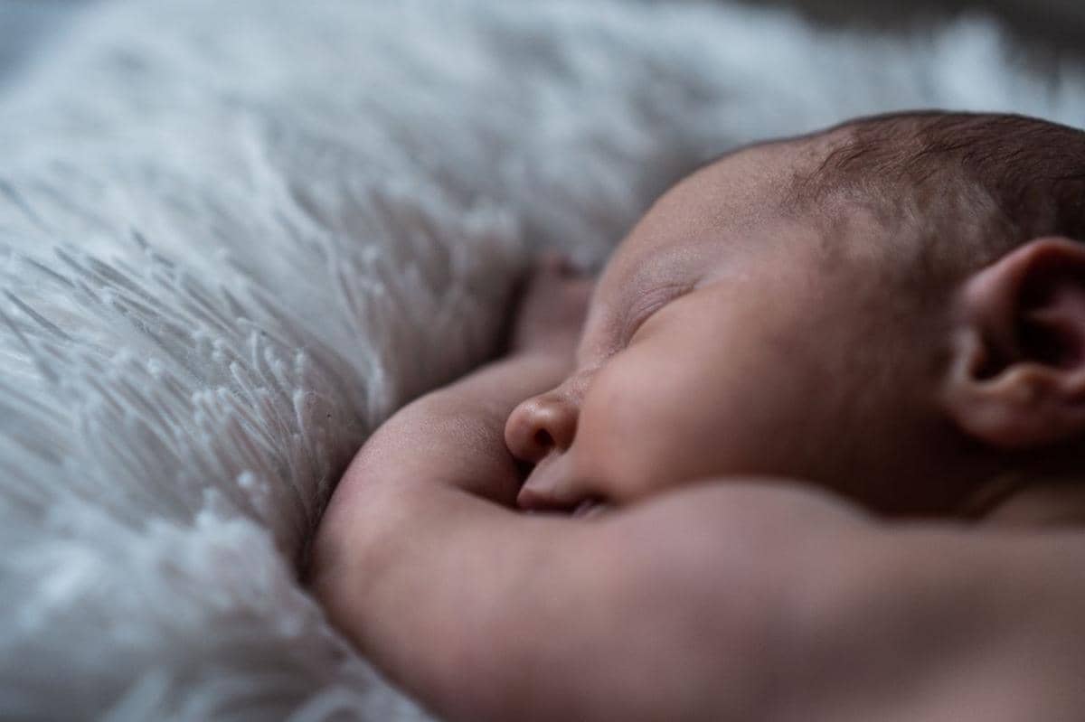 Kenapa bayi suka tidur nungging?