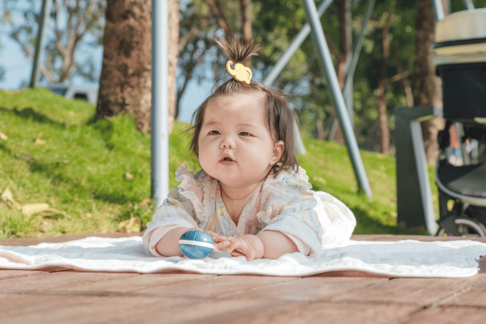 Kenapa Bayi Suka Memasukkan Benda ke Mulut?