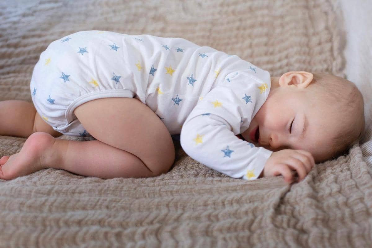 Kenapa Bayi Suka Tidur Nungging? Ini yang Perlu Orangtua Tahu