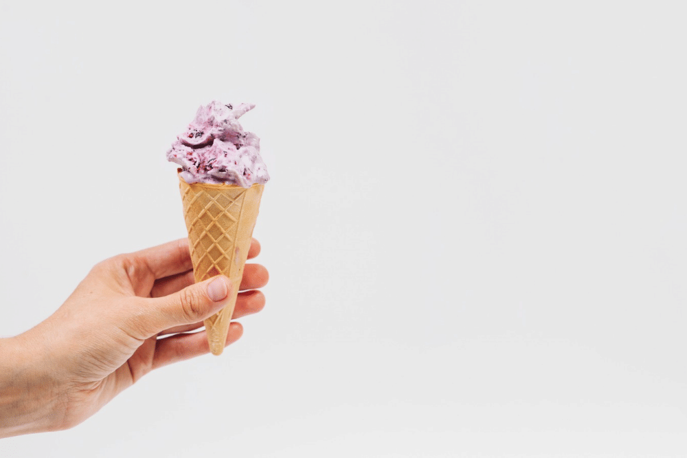 Benarkah ibu hamil tidak boleh makan es krim di trimester kedua?