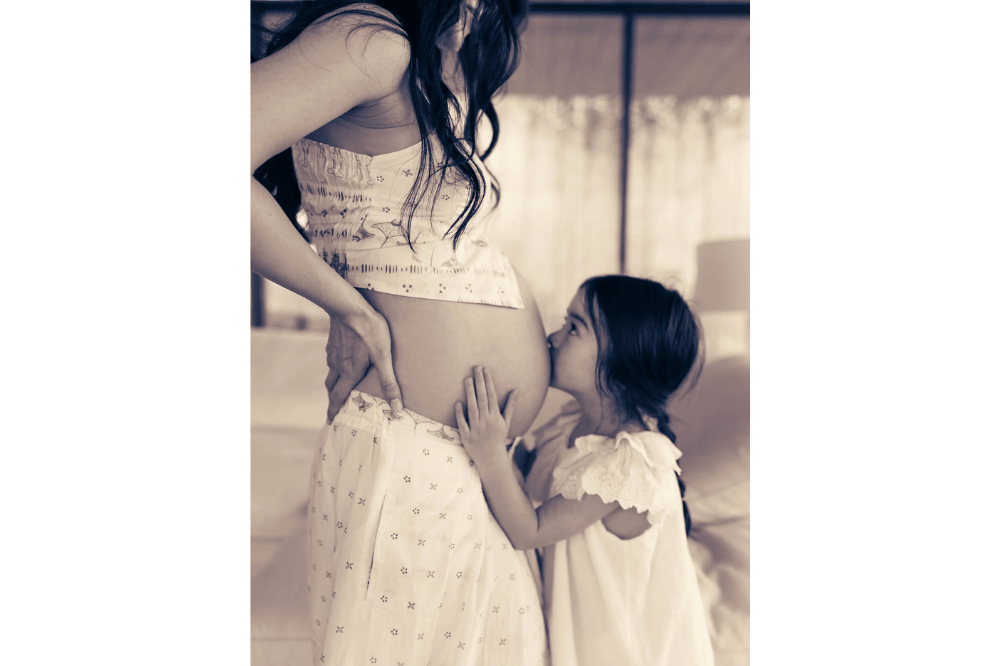 Foto Julie Estelle pamer baby bump kehamilan kedua