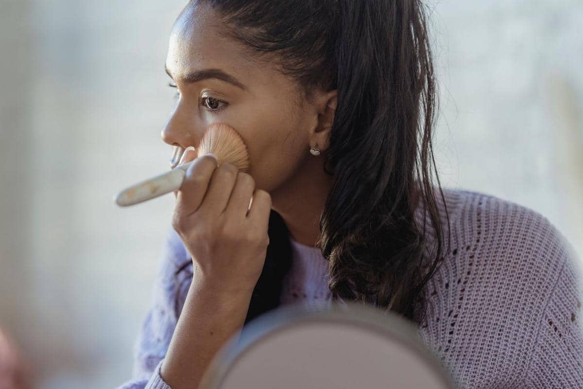 Fokuskan setting powder di area yang cepat berminyak