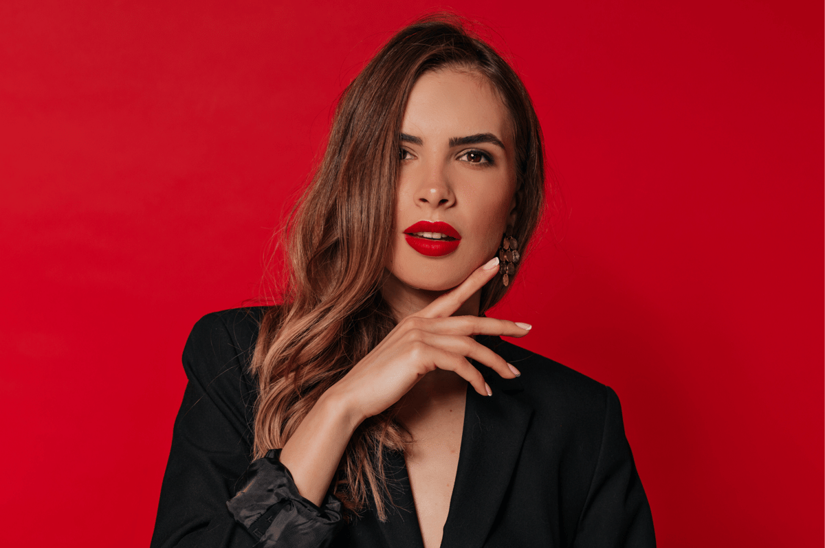 Tips menggunakan lipstik merah tanpa terkesan mencolok (4)